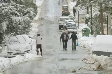 Στο «ψυγείο» η χώρα με χιόνια και πολύ χαμηλές θερμοκρασίες